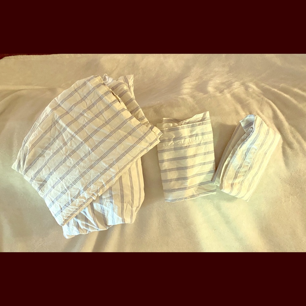 Full size sheet set with light blue stripes